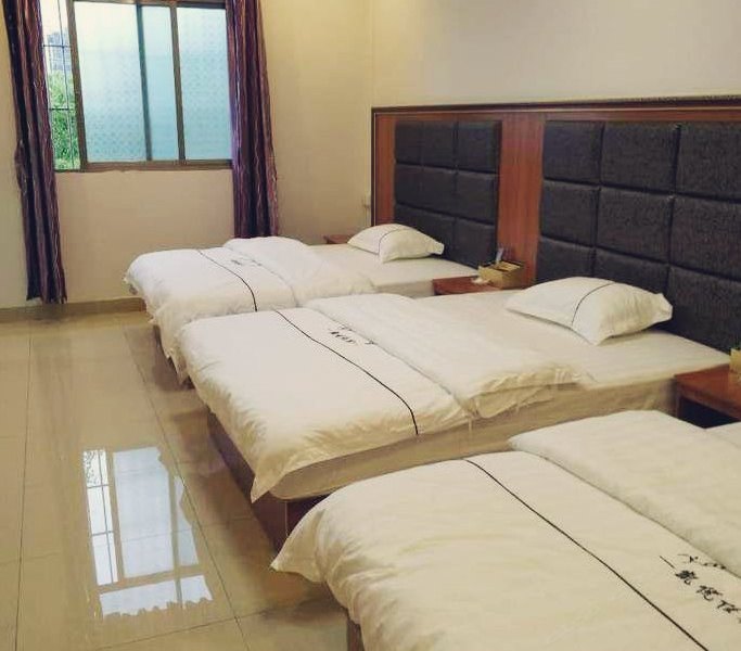 hotelPic