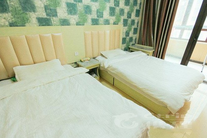 hotelPic