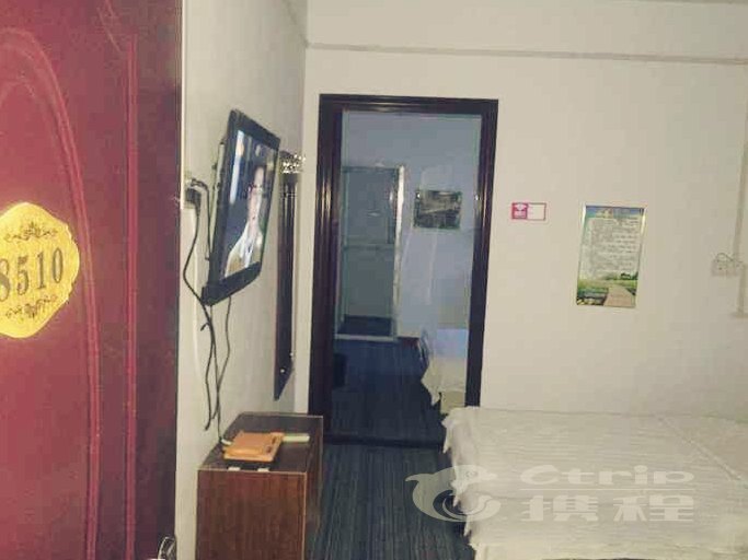 hotelPic