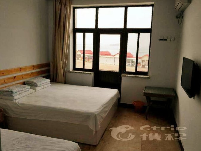 hotelPic