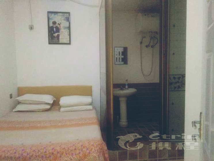 hotelPic