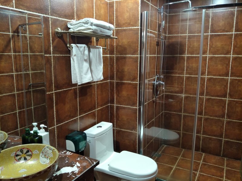 hotelPic