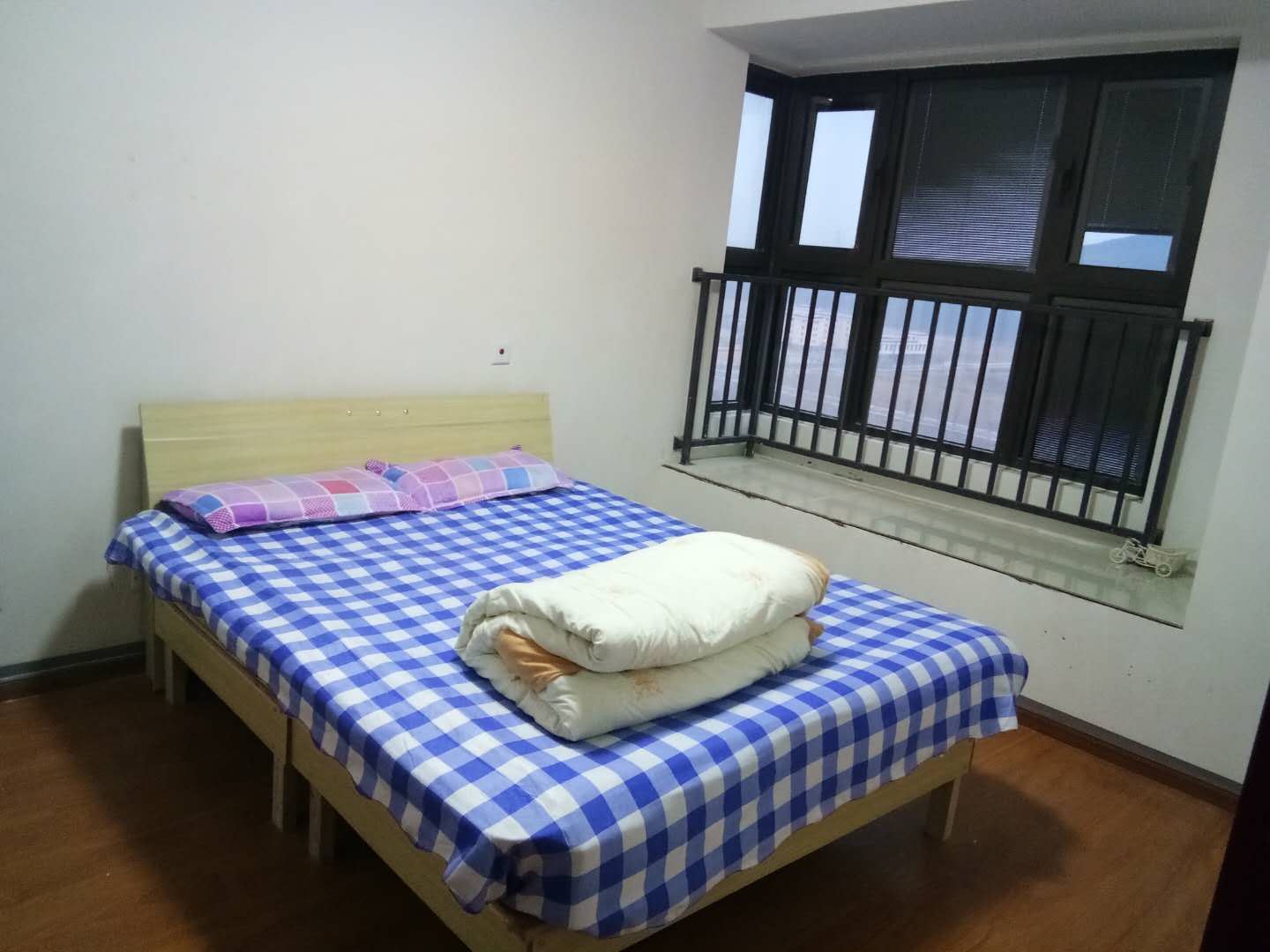 普通大床间(公共卫浴)