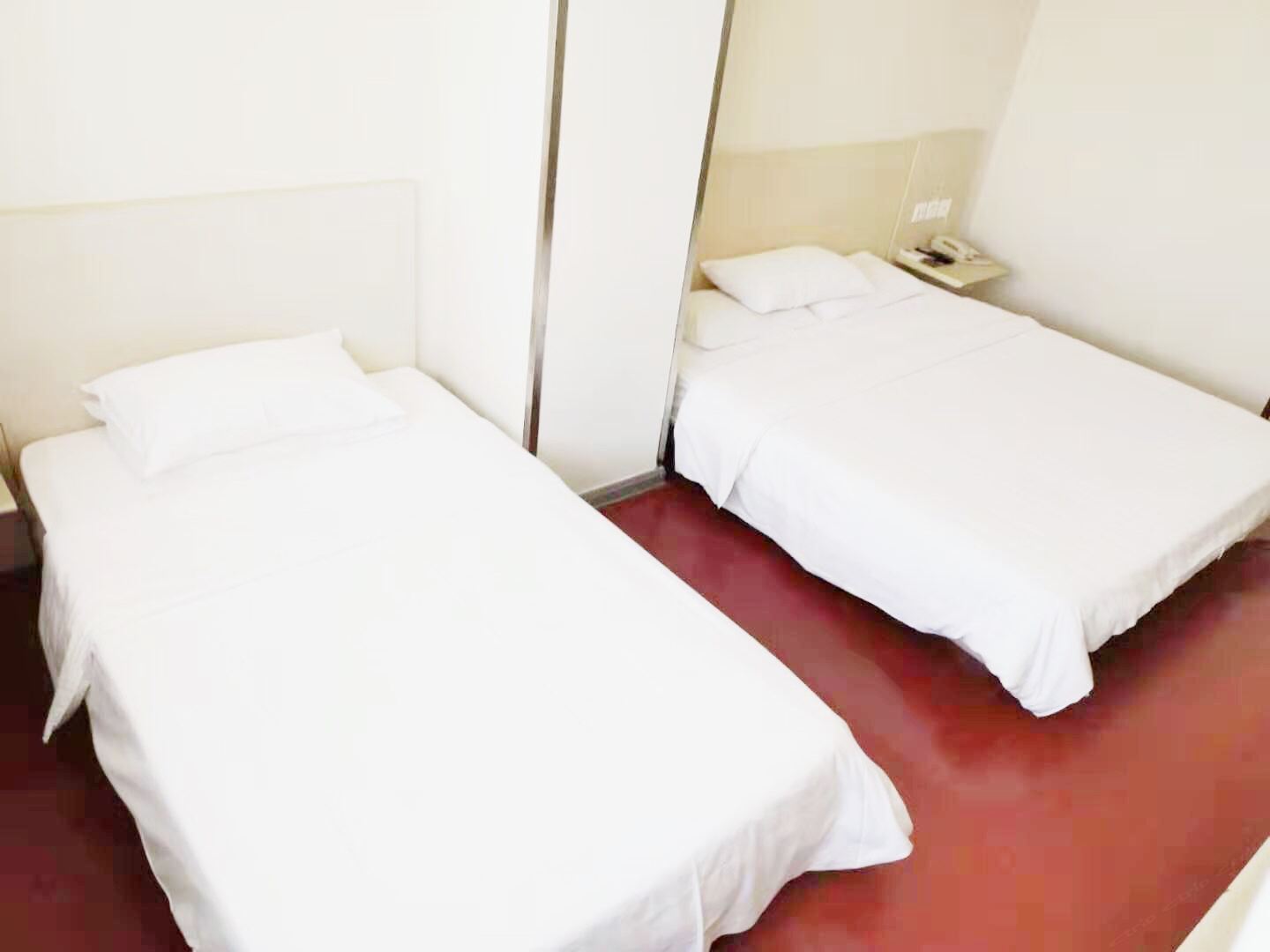 双床房