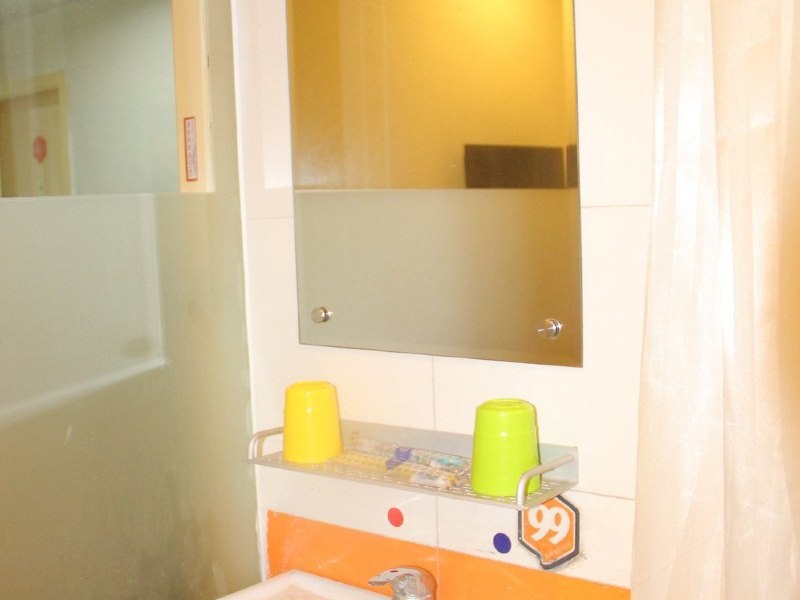 hotelPic
