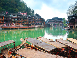湖南鳳凰古城旅游路線_湖南鳳凰古城游跟團多少錢2021_湖南鳳凰古城旅游需要多少錢