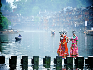 湖南鳳凰古城旅游路線_湖南鳳凰古城游跟團多少錢2021_湖南鳳凰古城旅游需要多少錢