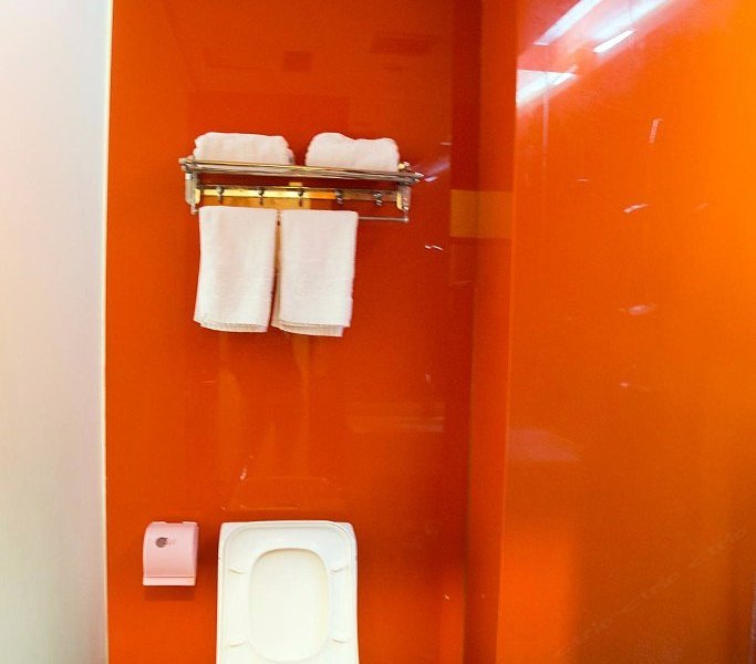 hotelPic