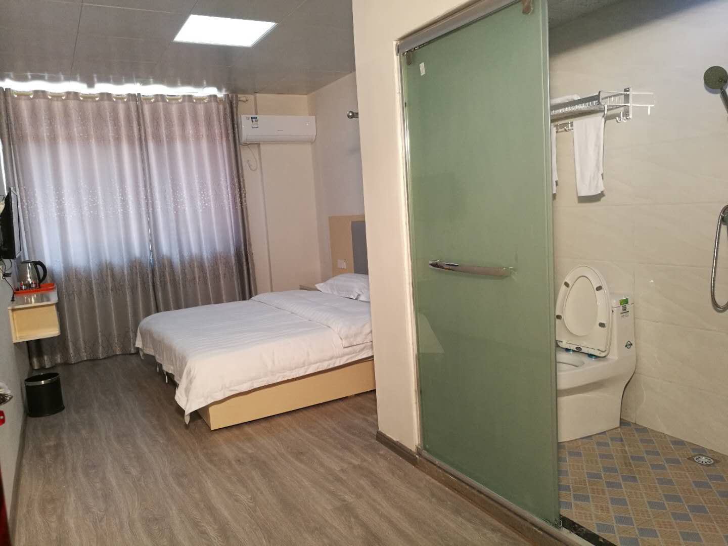 标准大床房