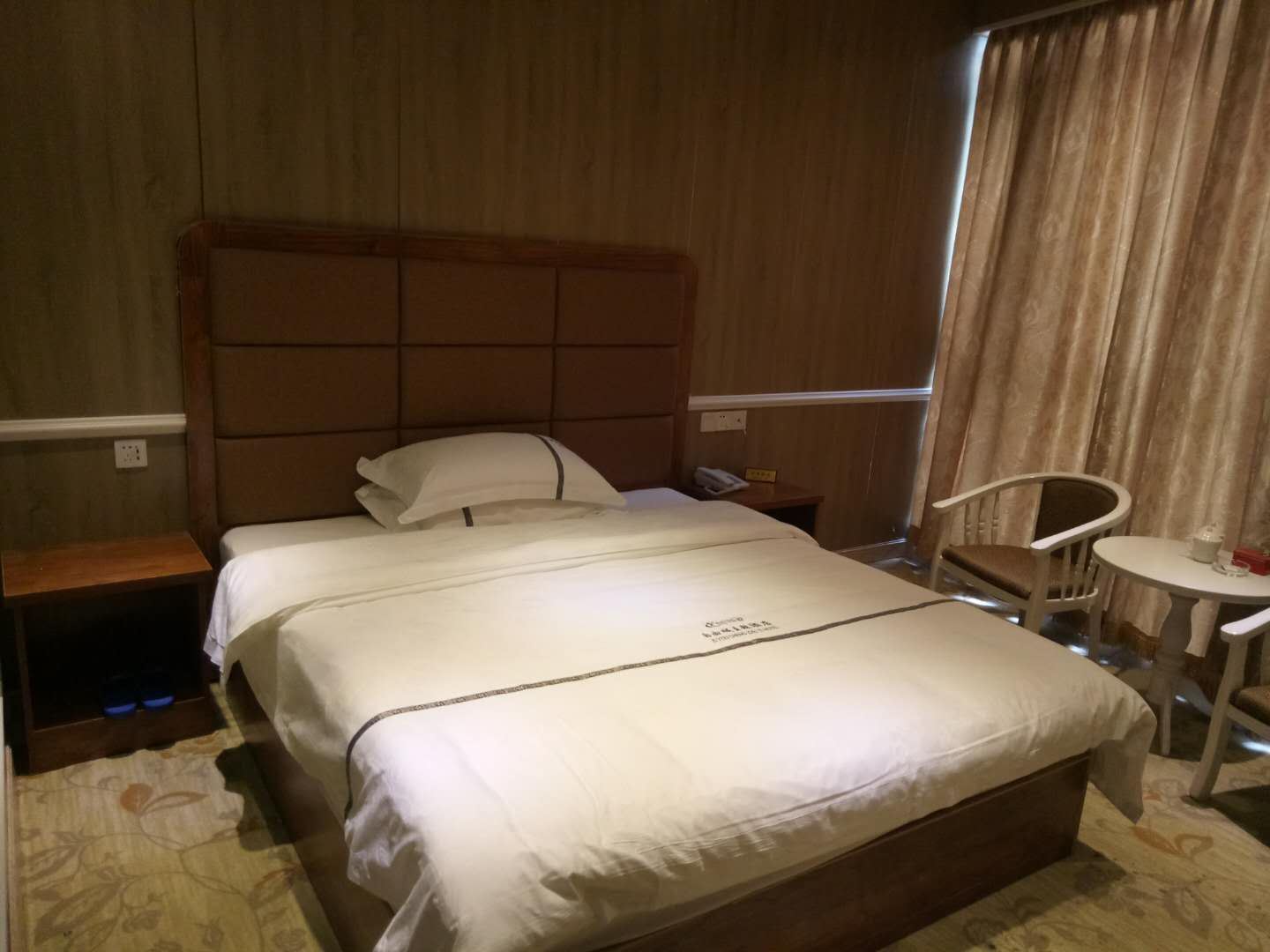 豪华大床房