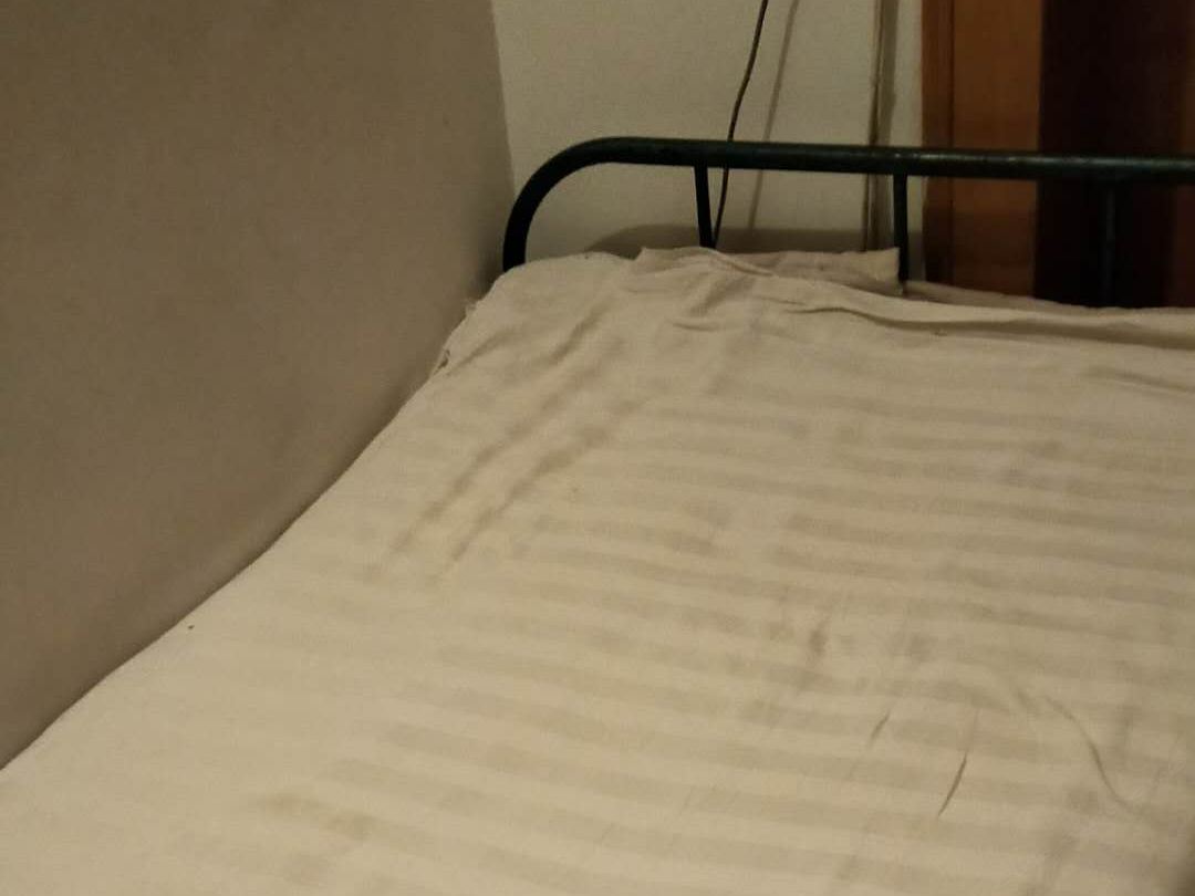 床位房(无窗)(公共卫浴)