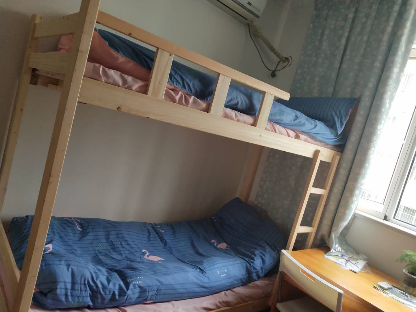 男神六人间(床位)(公共卫浴)