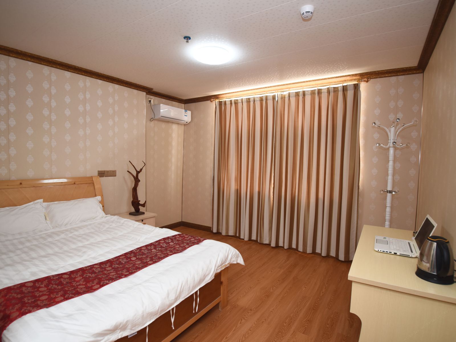 豪华大床房