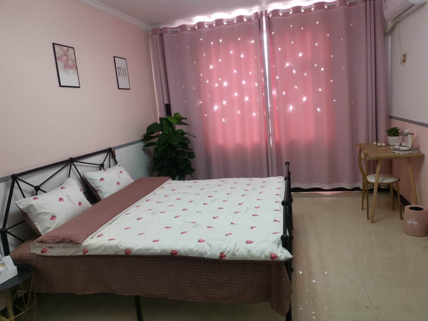 北欧纱幔铁艺大床房