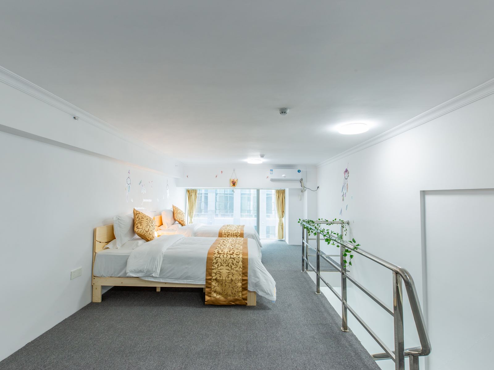 现代舒适loft双床房