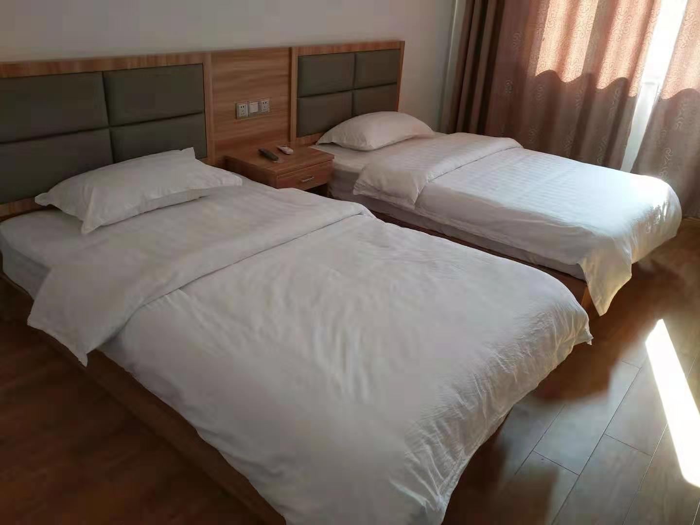 双床房