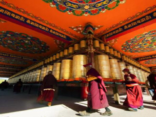 去四川稻城亞丁旅游要多少錢_四川稻城亞丁游跟團多少錢2021_四川稻城亞丁跟團游與自由行