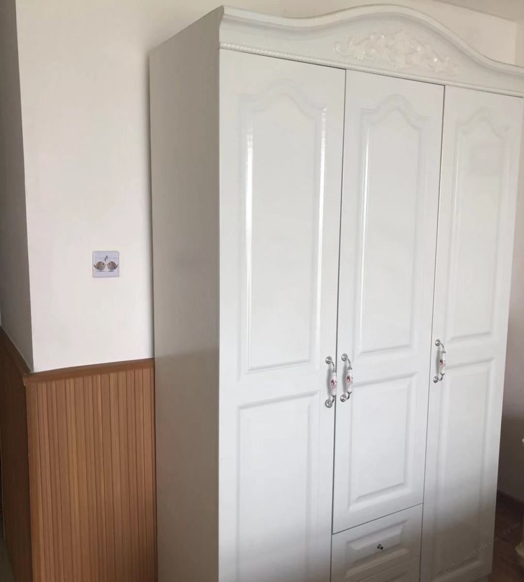 欧式湖景大床房