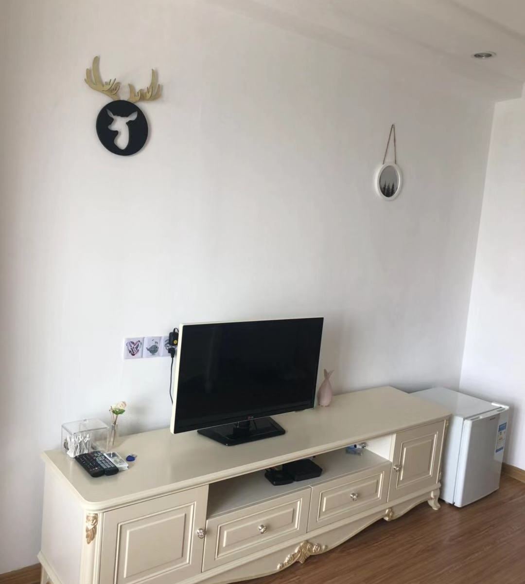 欧式湖景大床房