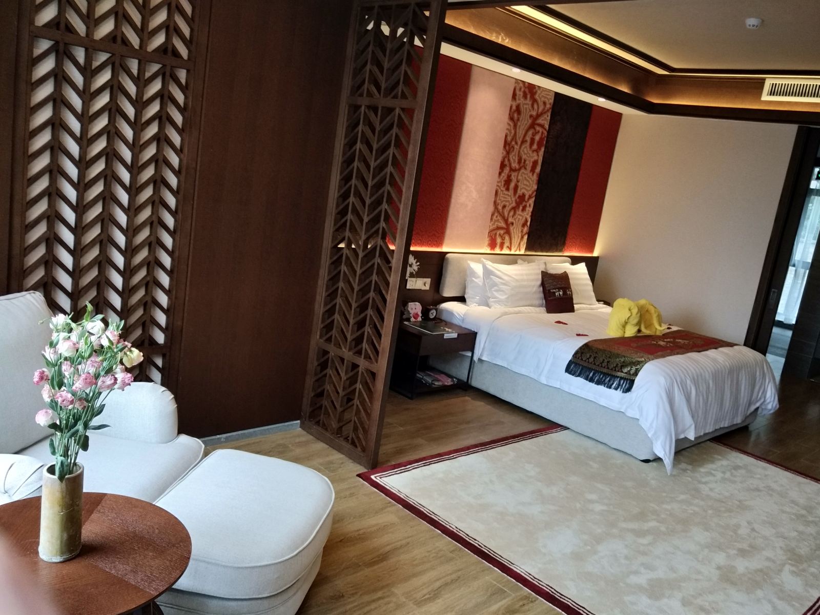 豪华温泉大床房