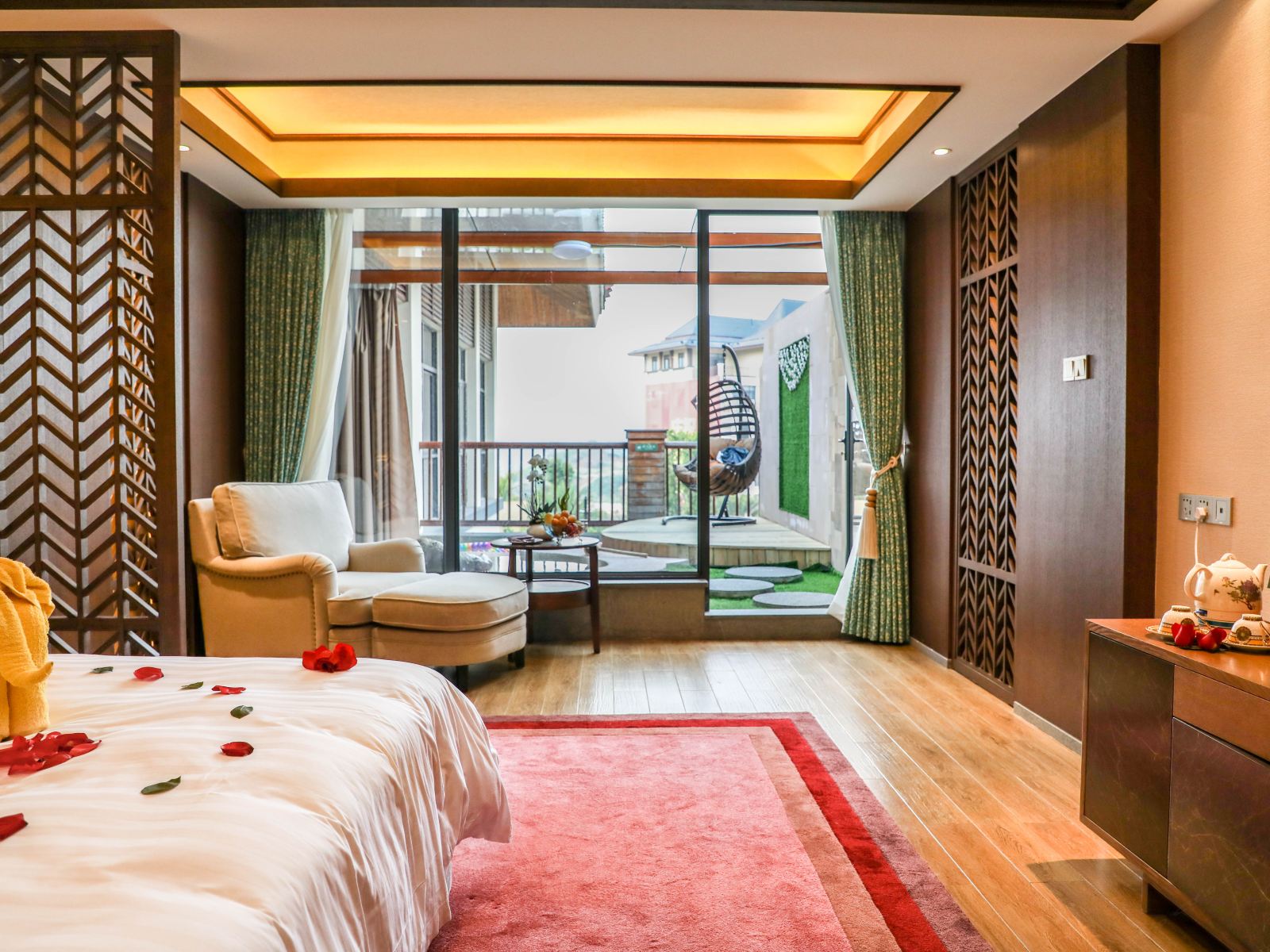 豪华温泉大床房