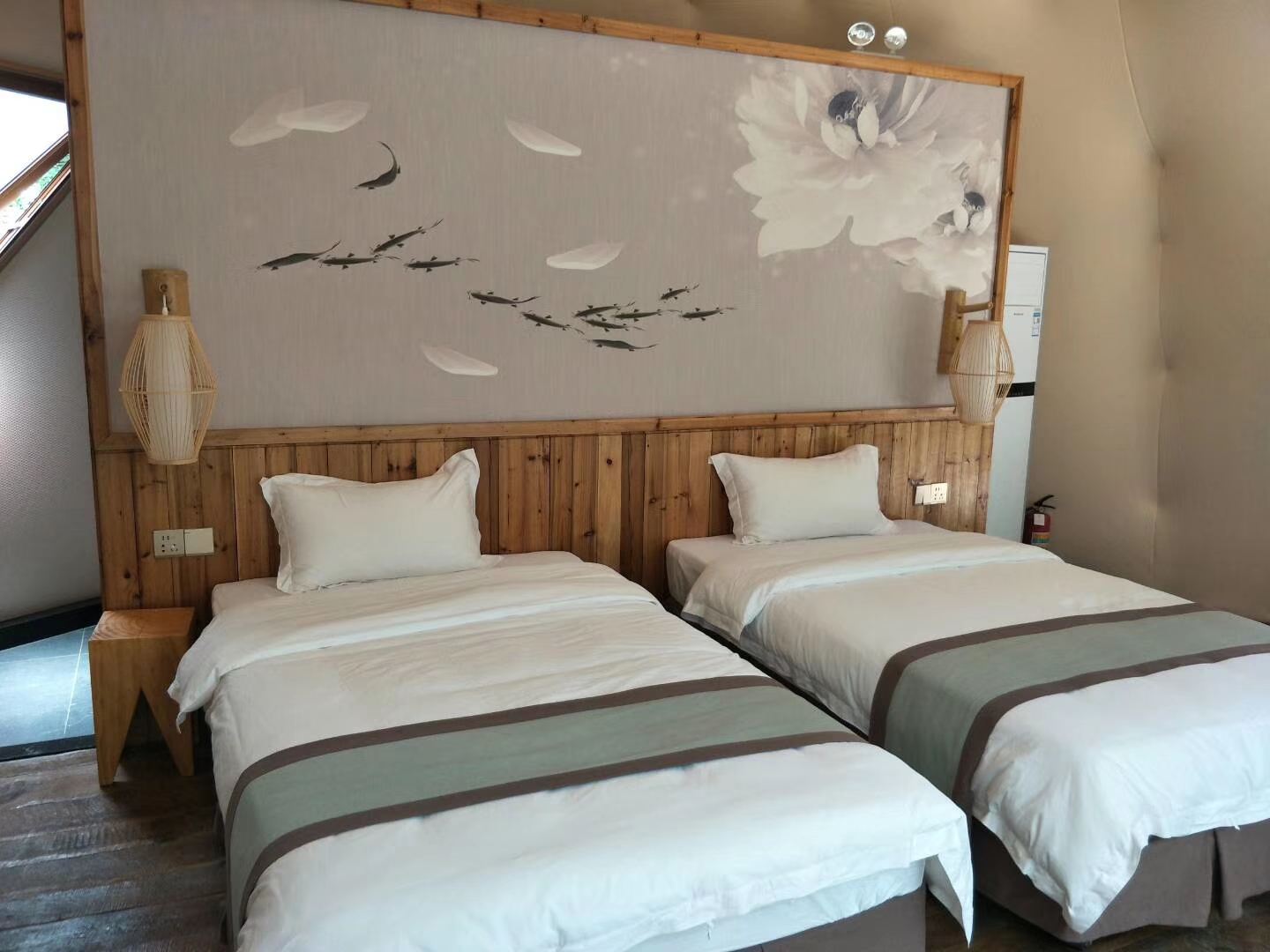 帐篷双床房