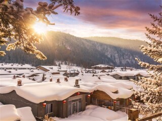 東北長(zhǎng)白山旅游多少錢一個(gè)人_東北長(zhǎng)白山旅行團(tuán)自由行_現(xiàn)在去東北長(zhǎng)白山旅游多少錢