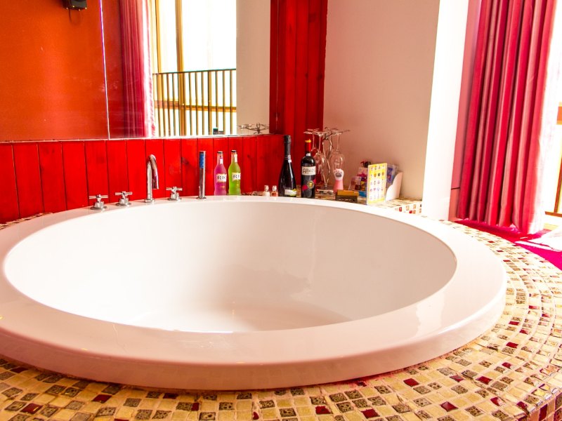 hotelPic