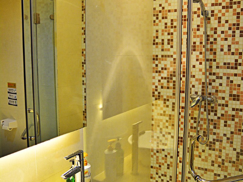 hotelPic