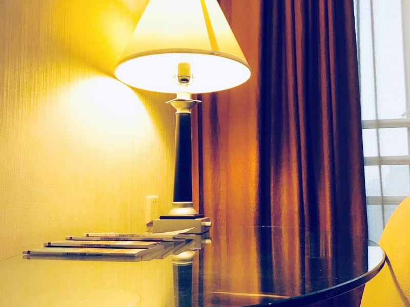hotelPic