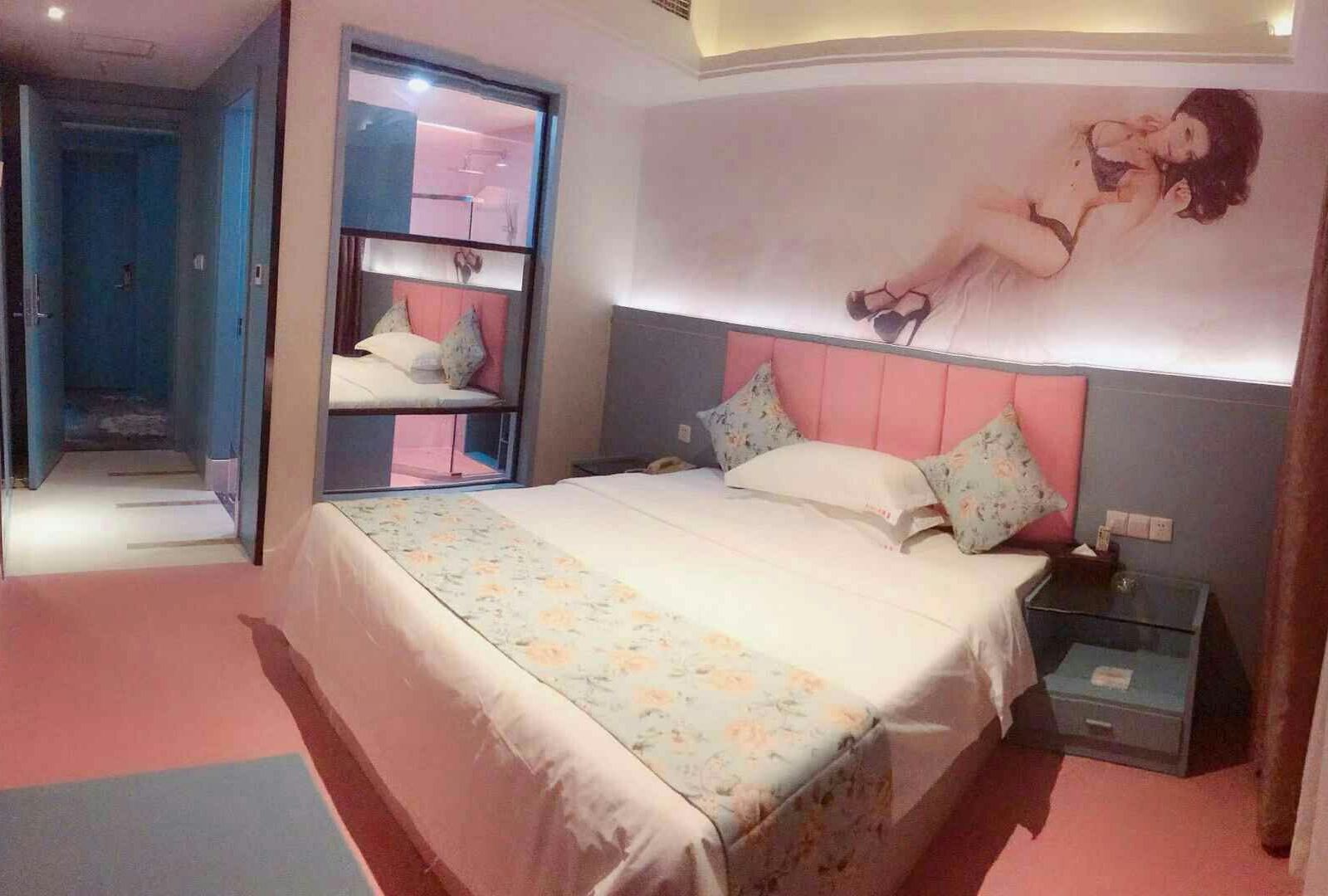 情调大床房