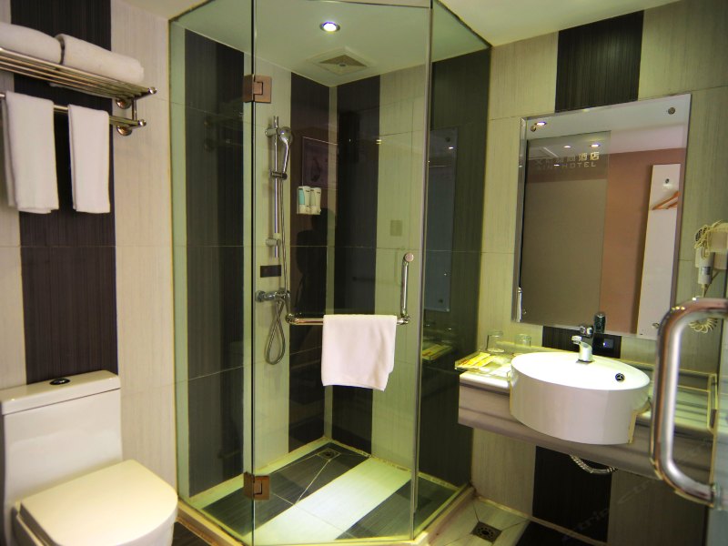 hotelPic