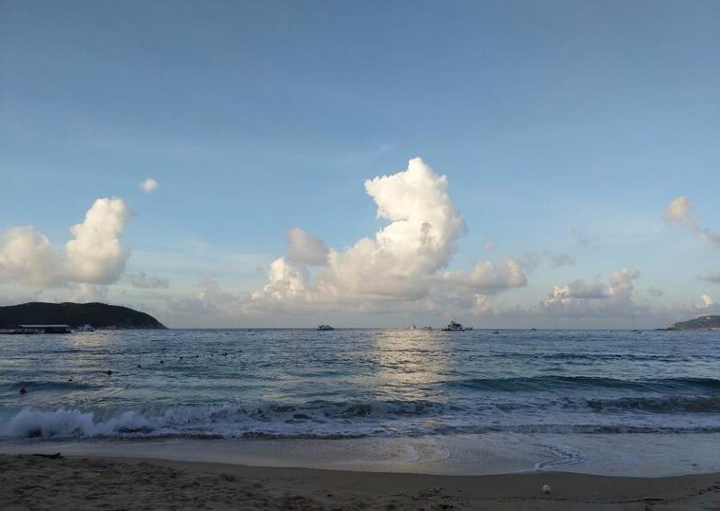 阳光 沙滩 海浪-我们就在三亚