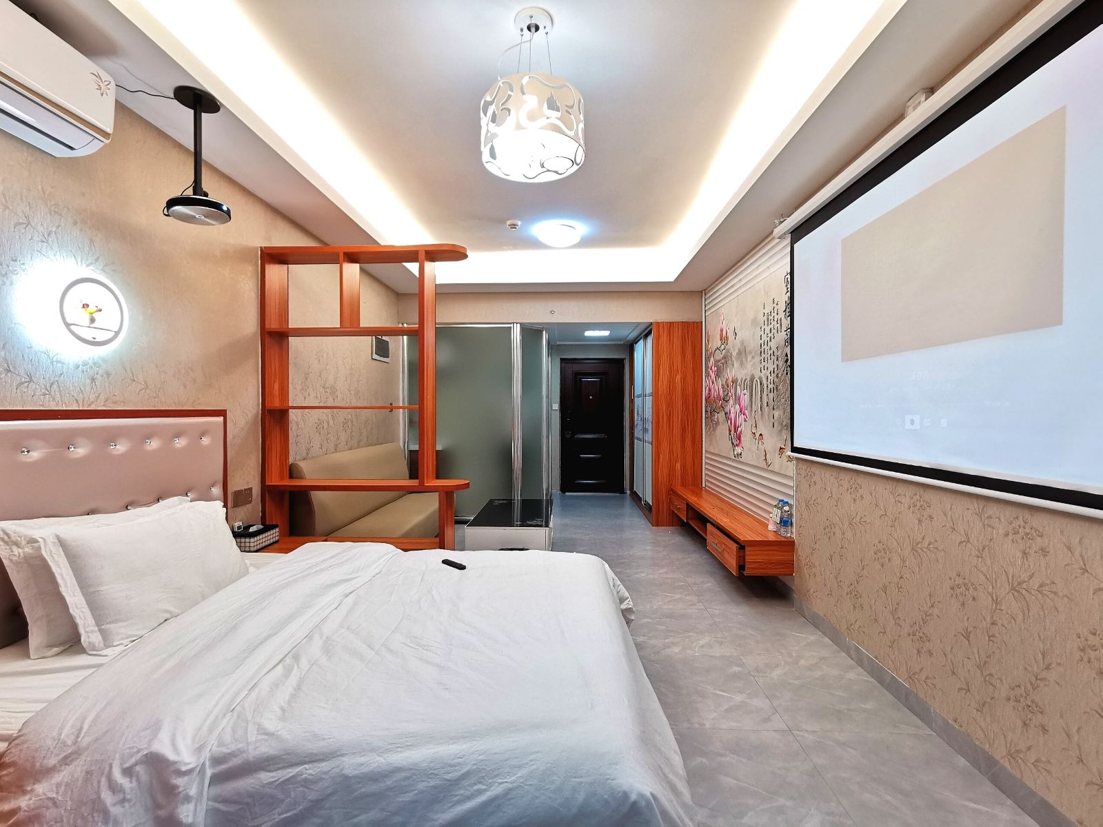 豪华尊享影院房