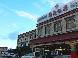 西藏旅游報團(tuán)價格_去西藏旅游多少錢_西藏旅游費用多少