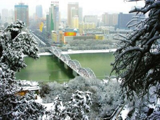 甘肅敦煌游報(bào)價(jià)_旅游團(tuán)甘肅敦煌_甘肅敦煌旅游多少錢(qián)一個(gè)人