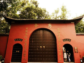 旅游去廬山_廬山八月份旅游_到廬山旅游