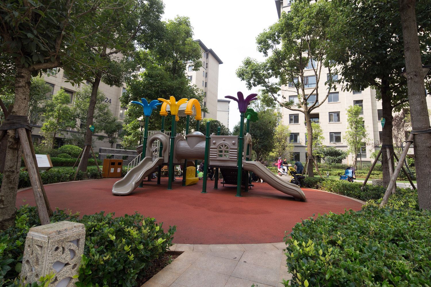 昆明半岛·湖景艺术家公寓(2号店)