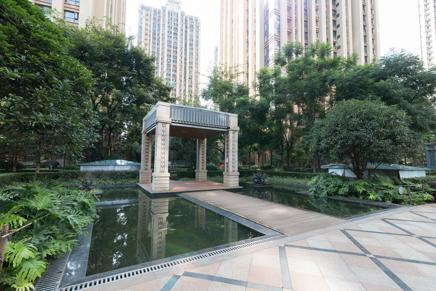 昆明地铁口高档温馨浪漫民宿(4号店)