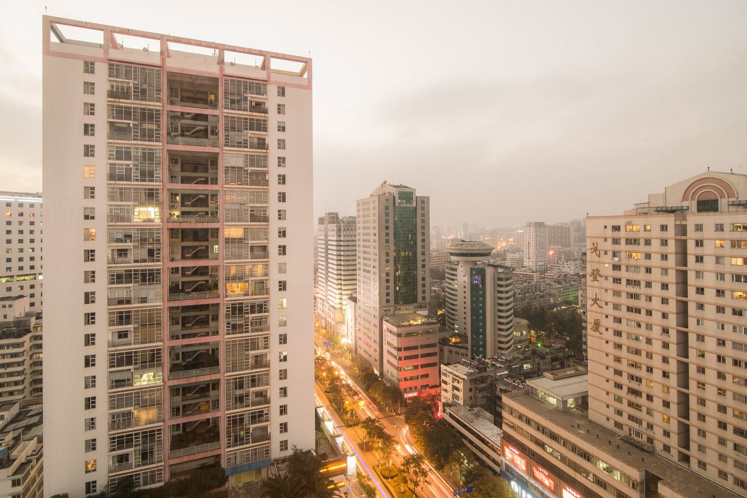 闹市幽静公寓