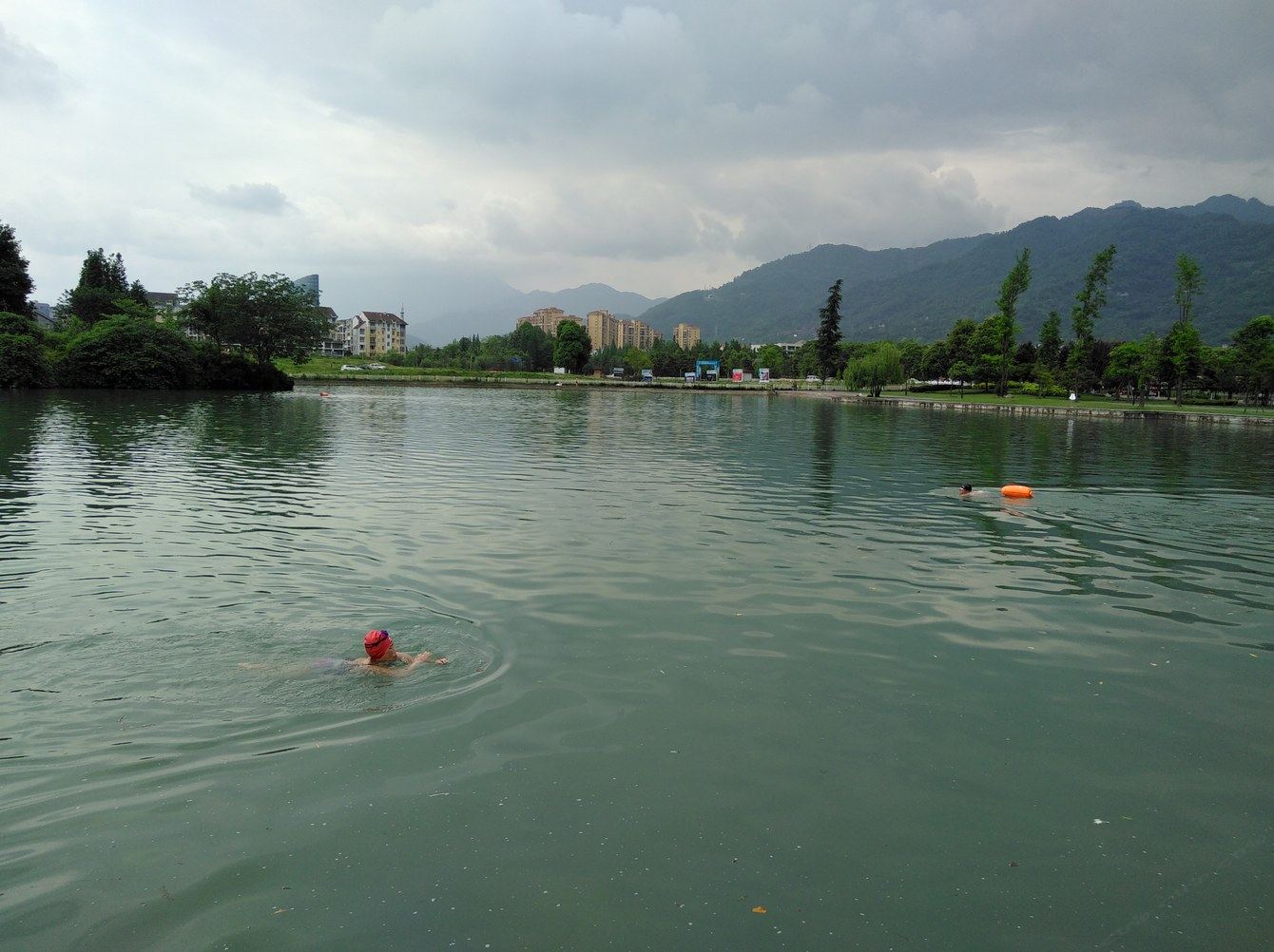 成都阿秋公寓(问道路分店)