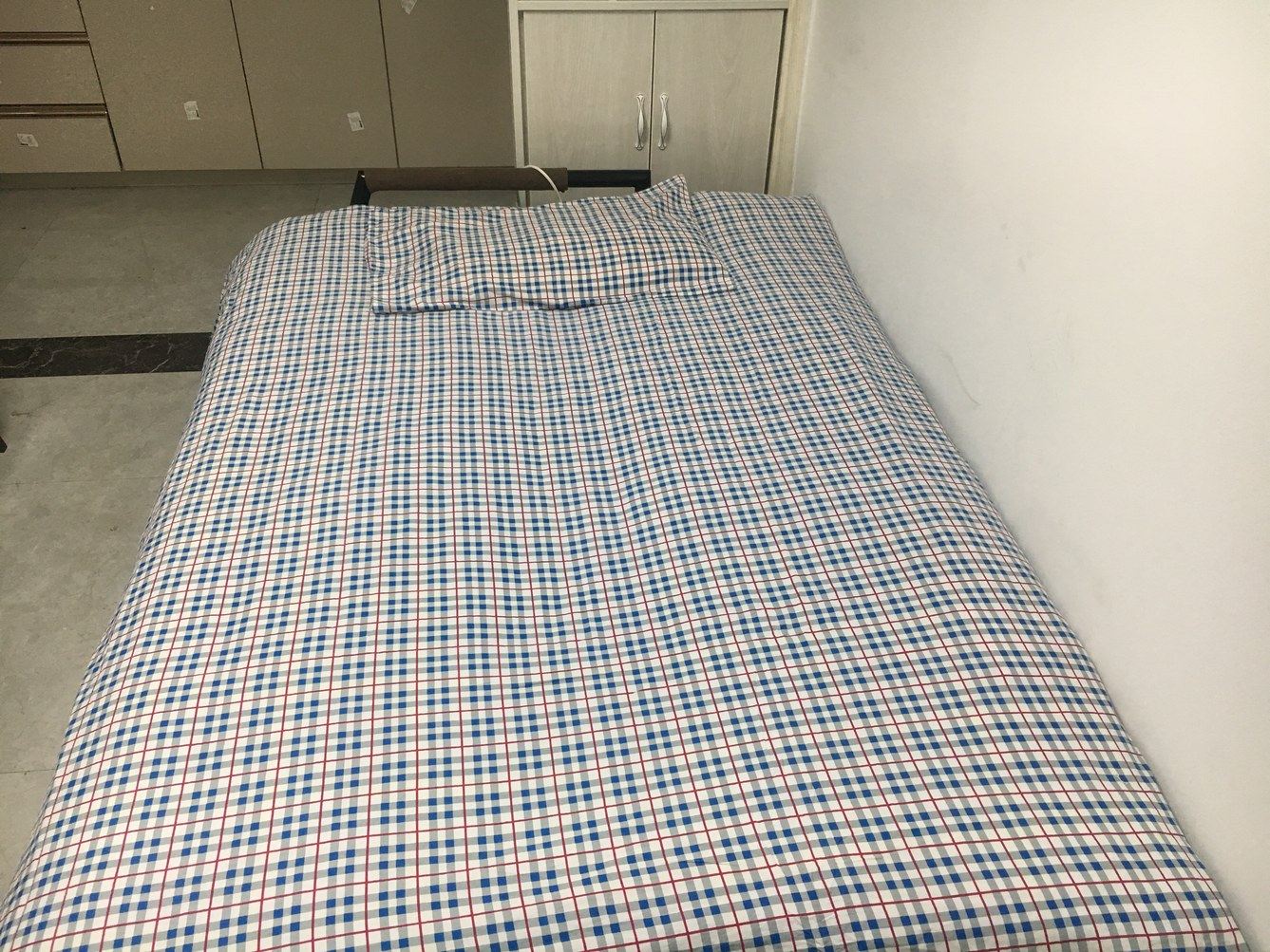 西宁张皓830公寓