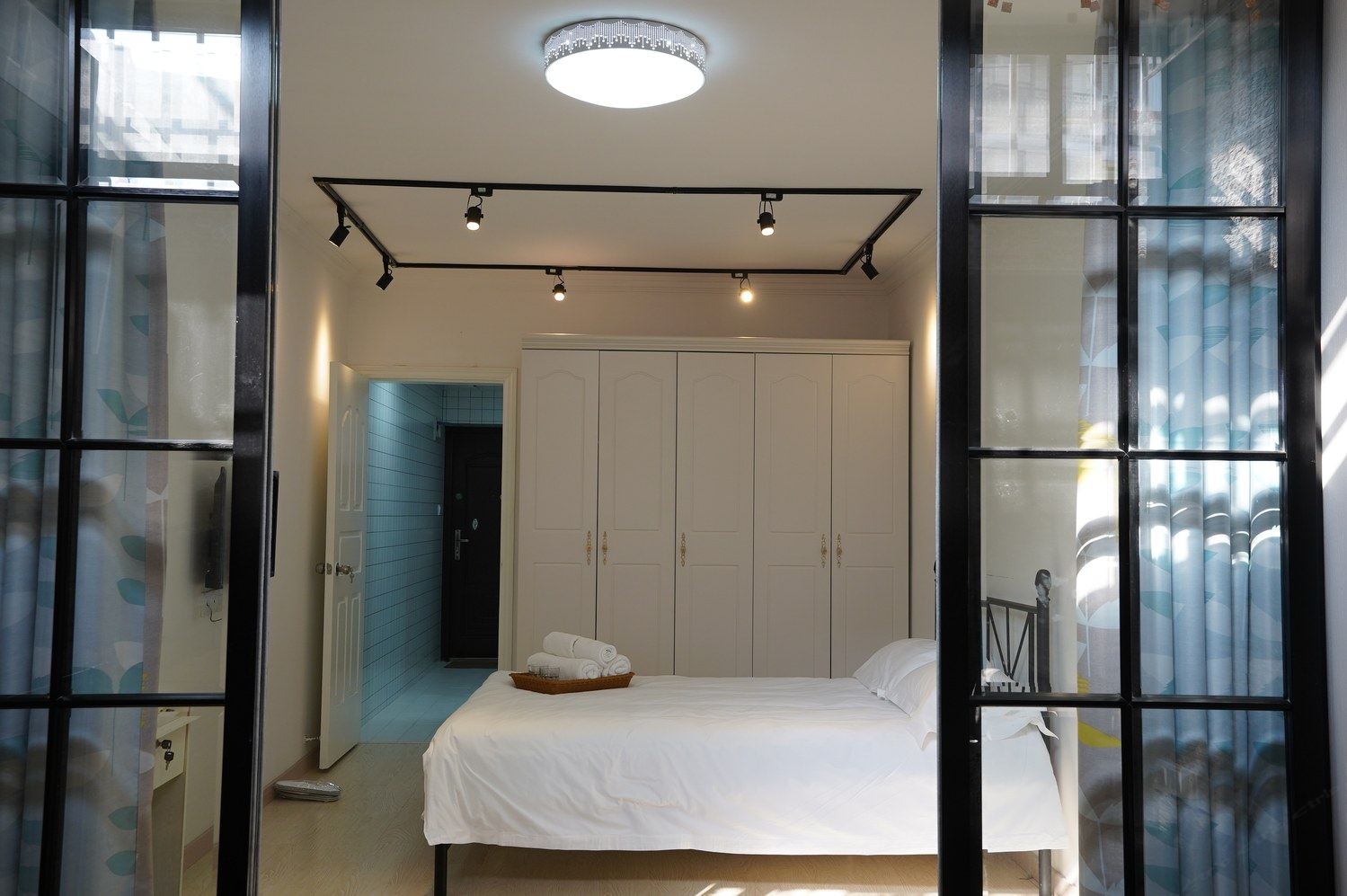 上海伊间公寓(宁康路分店)