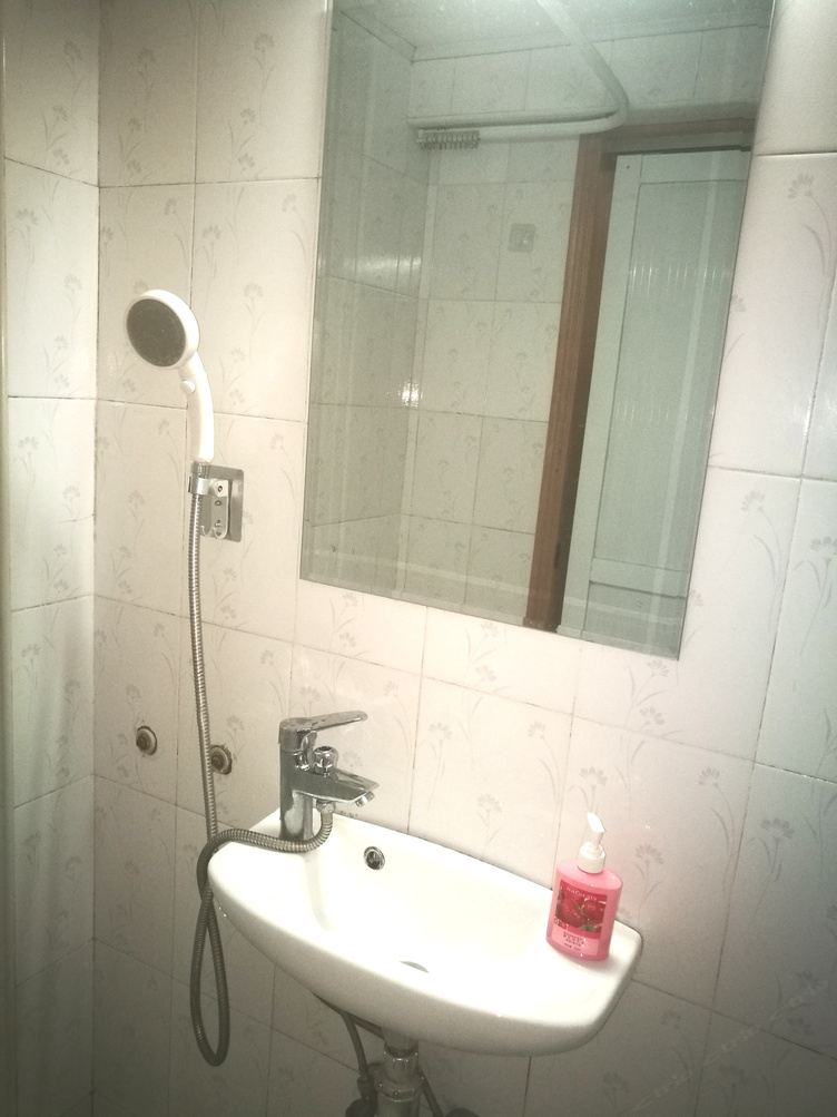 精装一室一厅套房
