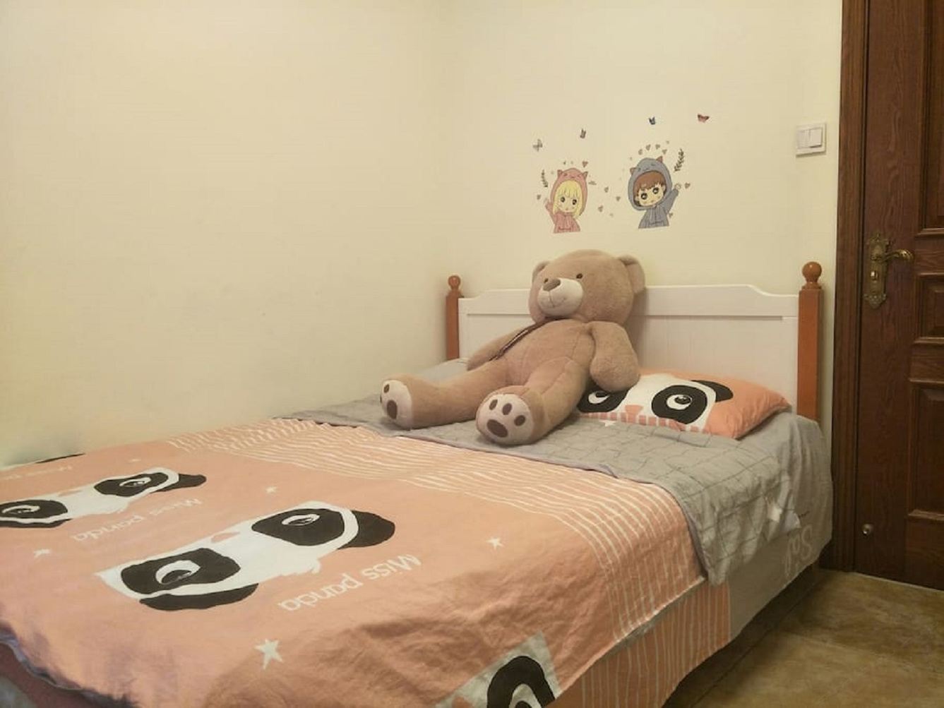 舒适欢乐四室一厅套房