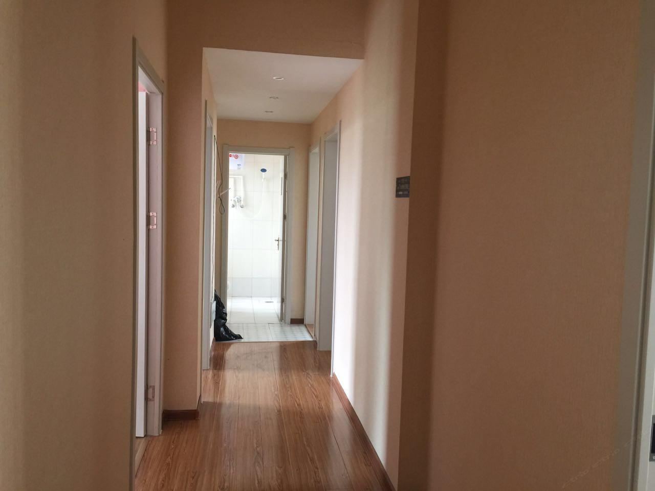 济南8090青年公寓爱丽舍店