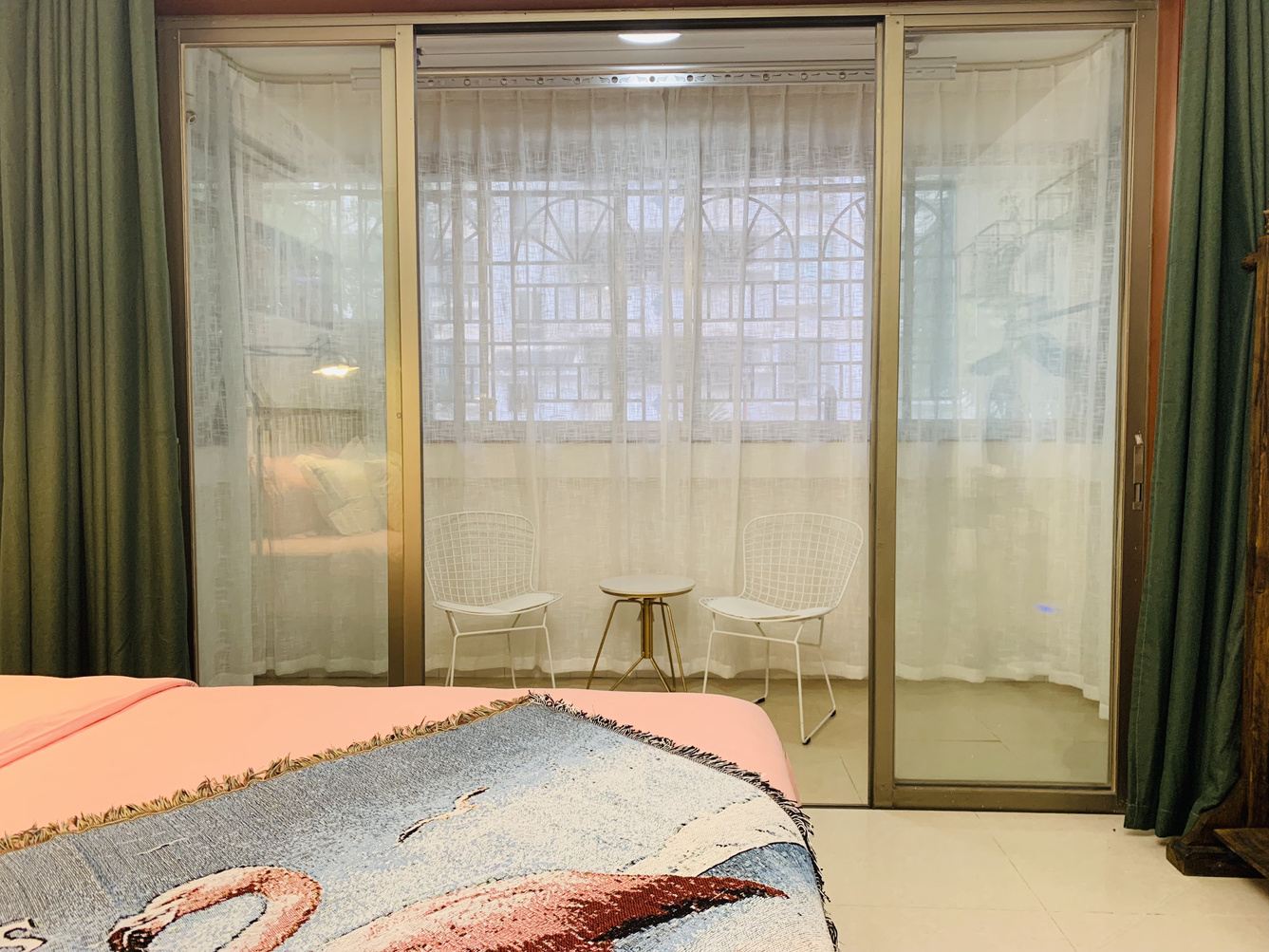 现代简约三室一厅套房