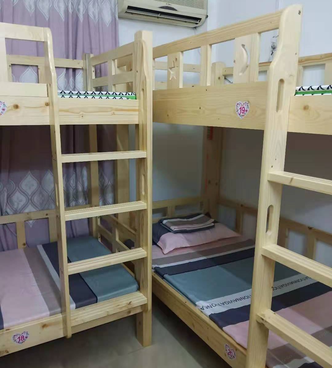 豪华八人间(床位)