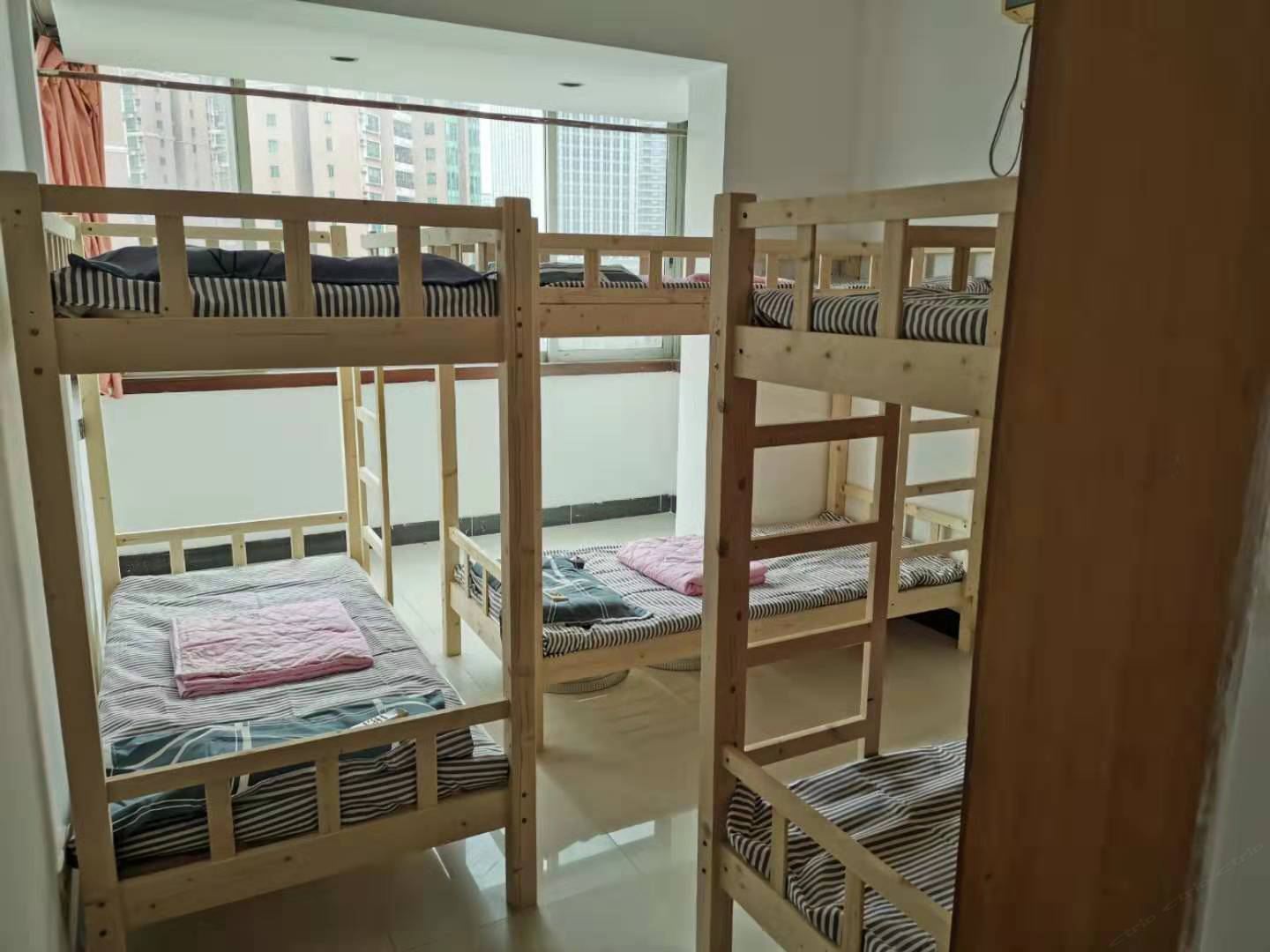罗汉六人间（床位）（公共卫浴）
