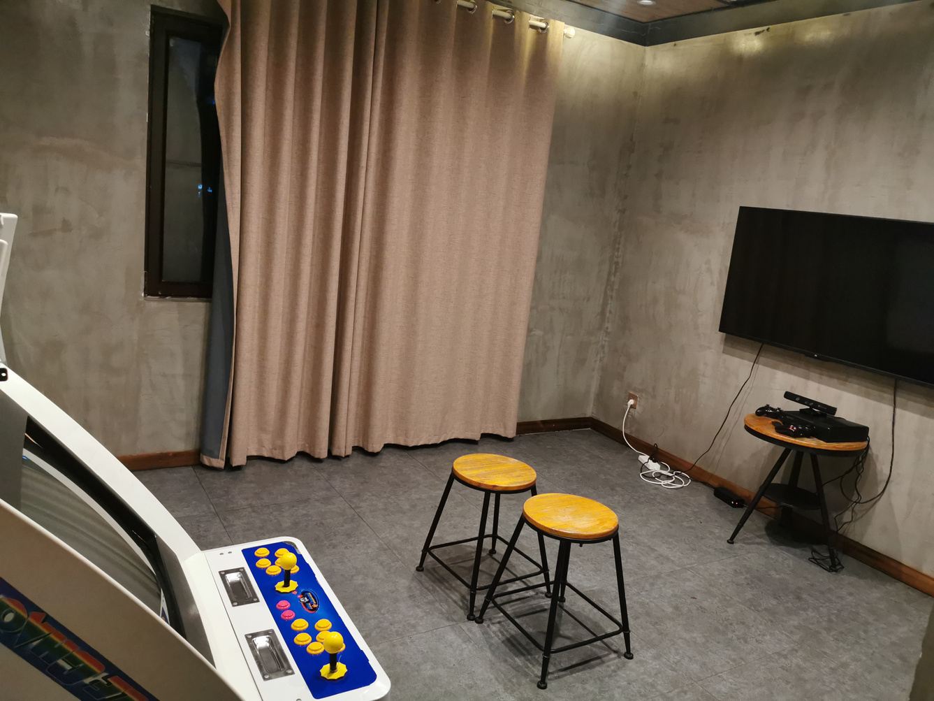 欢乐一室大床房